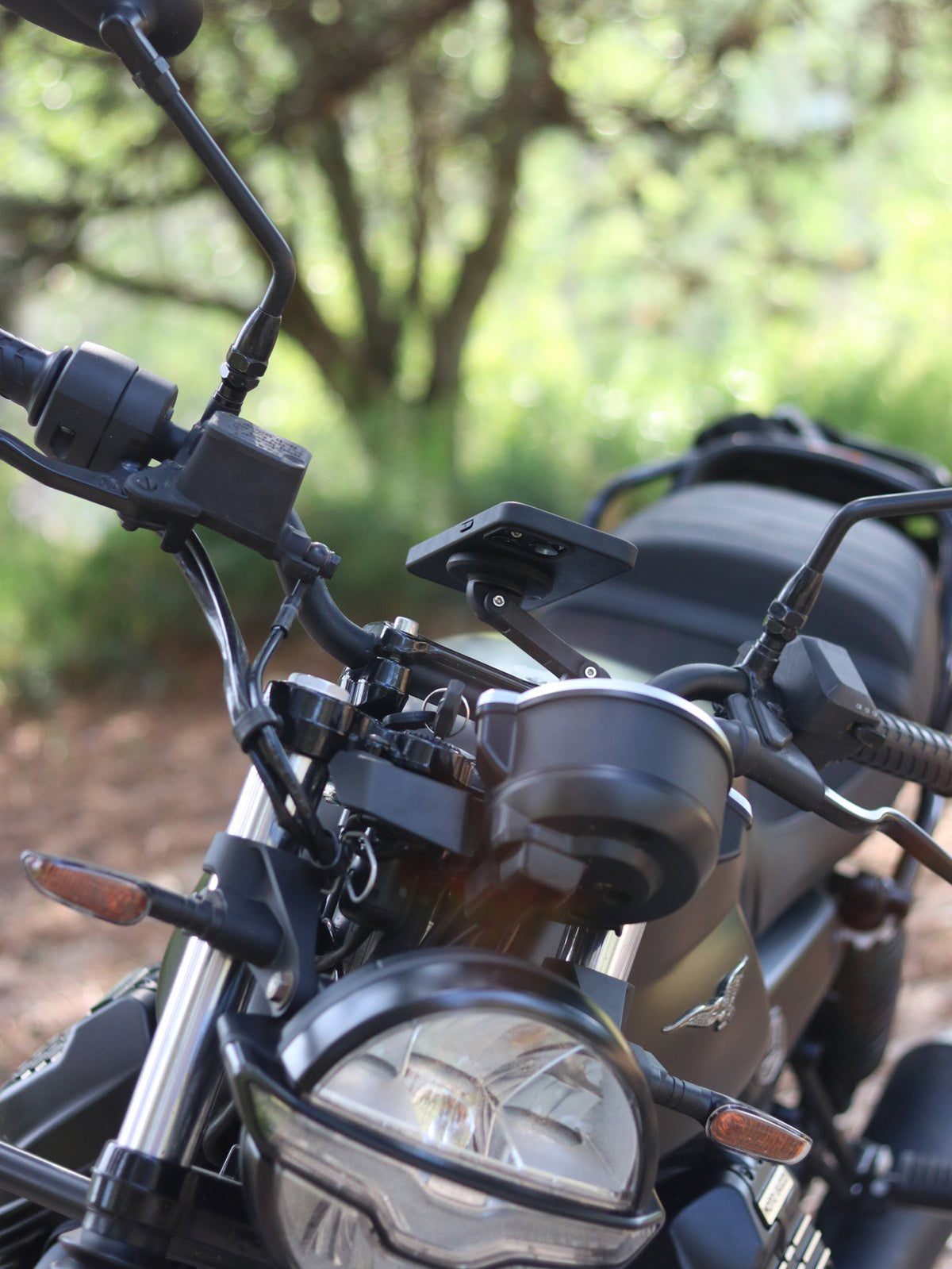 Support téléphone magnétique Shapeheart fixé sur le guidon d'une moto, avec pochette magnétique et bras d'extension à 360 degrés