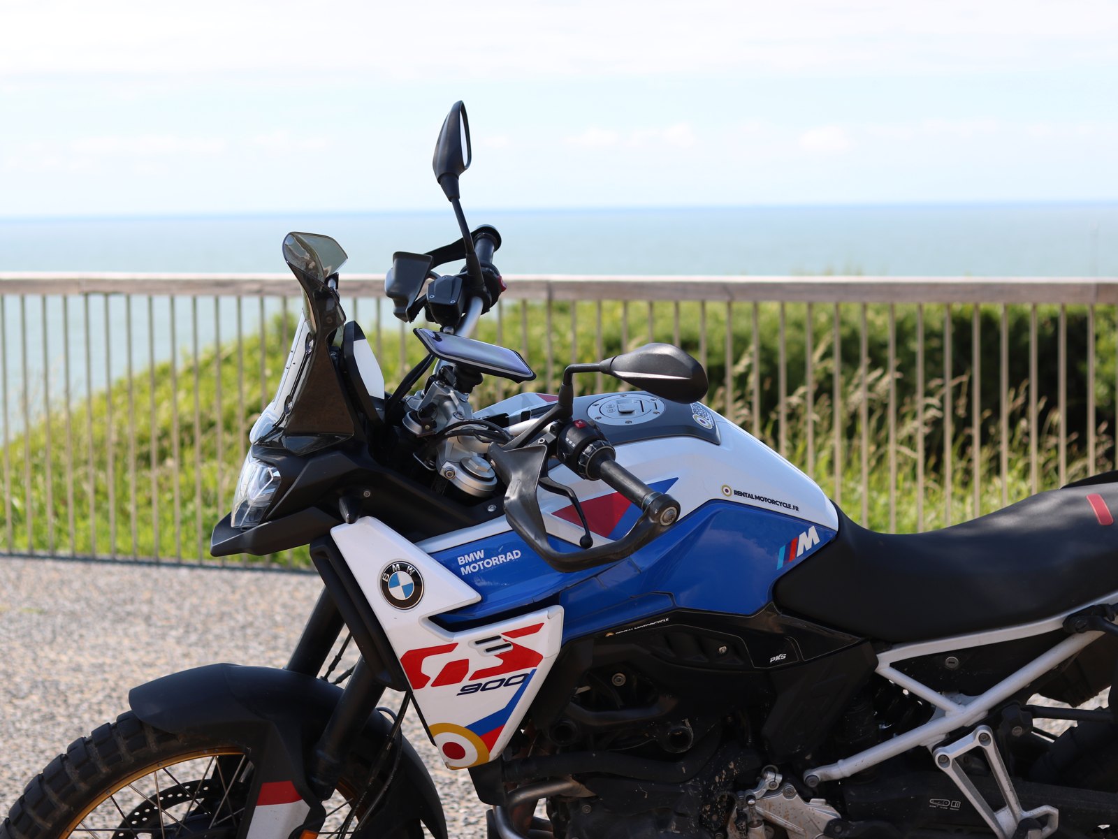 Roadtrip moto : naviguer sans vider sa batterie