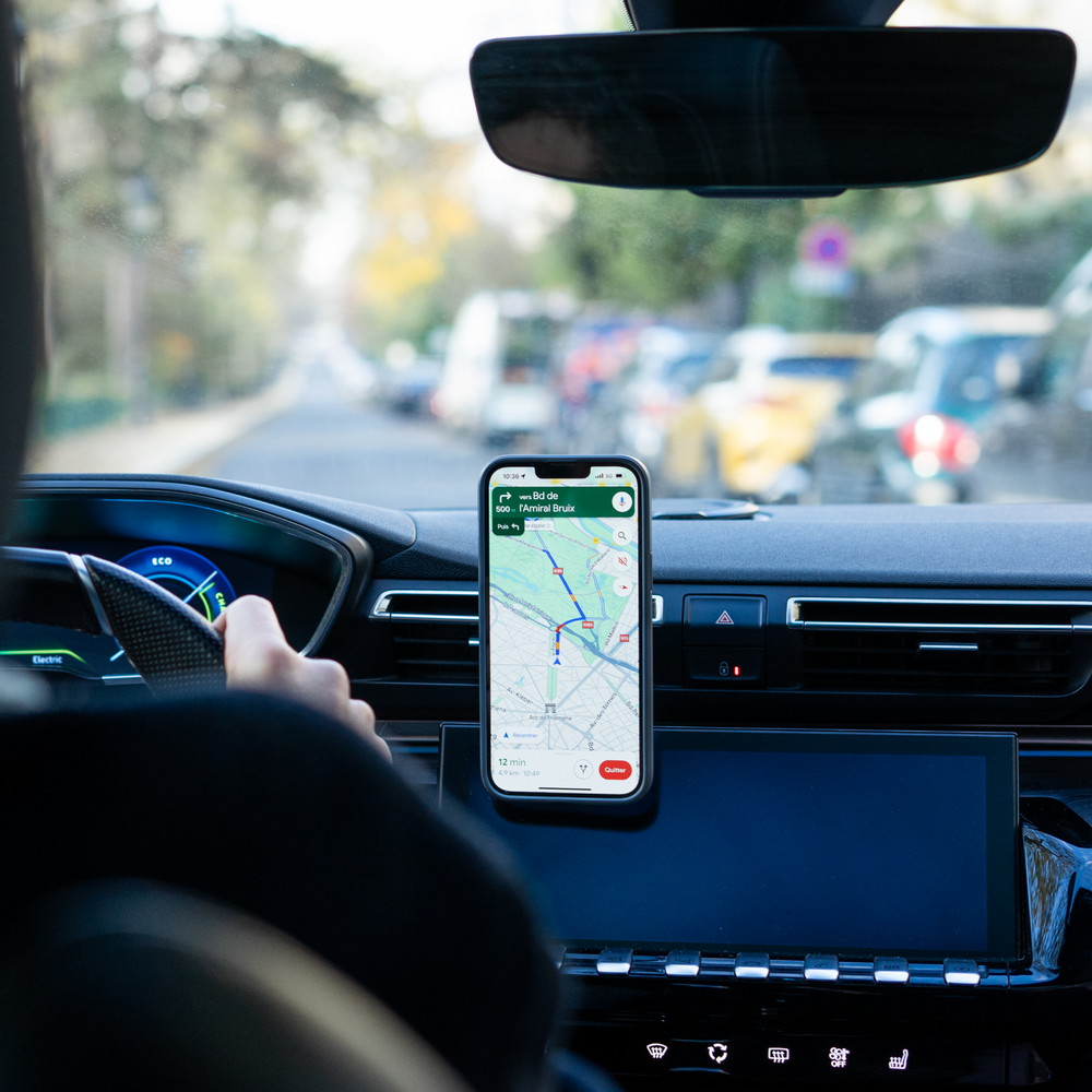 Fissaggio robusto e sicuro del supporto per auto Shapeheart, orientamento verticale o orizzontale del telefono per una visualizzazione ottimale del GPS