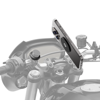 Supporto Shapeheart con antivibrazione montato sul manubrio della moto, compatibile con piastra metallica.