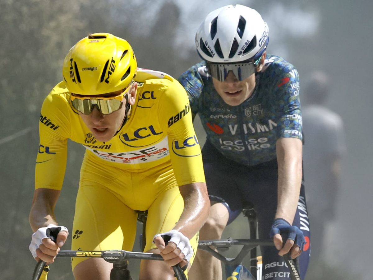 Pogačar e Vingegaard durante una salita del Tour 2024.