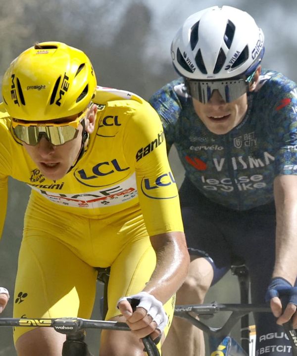 Pogačar e Vingegaard durante una salita del Tour 2024.
