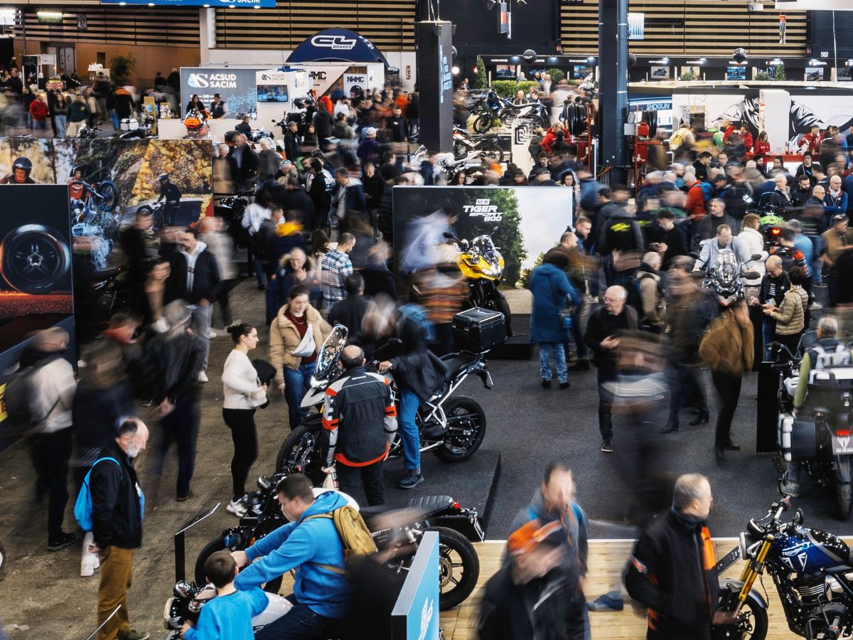Il MINI-BOOST è nato dai feedback dei motociclisti incontrati al Salone delle 2 Ruote di Lione. Un'innovazione pensata per rispondere a una vera esigenza sul campo.