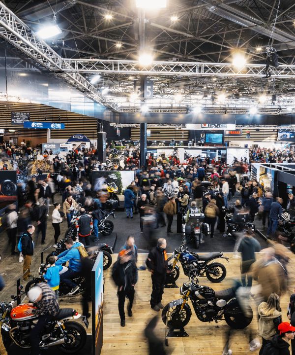 Il MINI-BOOST è nato dai feedback dei motociclisti incontrati al Salone del 2 Ruote di Lione. Un'innovazione pensata per rispondere a una vera esigenza sul campo.