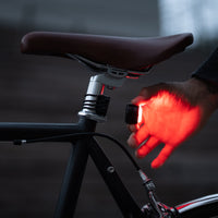 Luce agganciata al supporto del casco – Mini luce magnetica posteriore Shapeheart