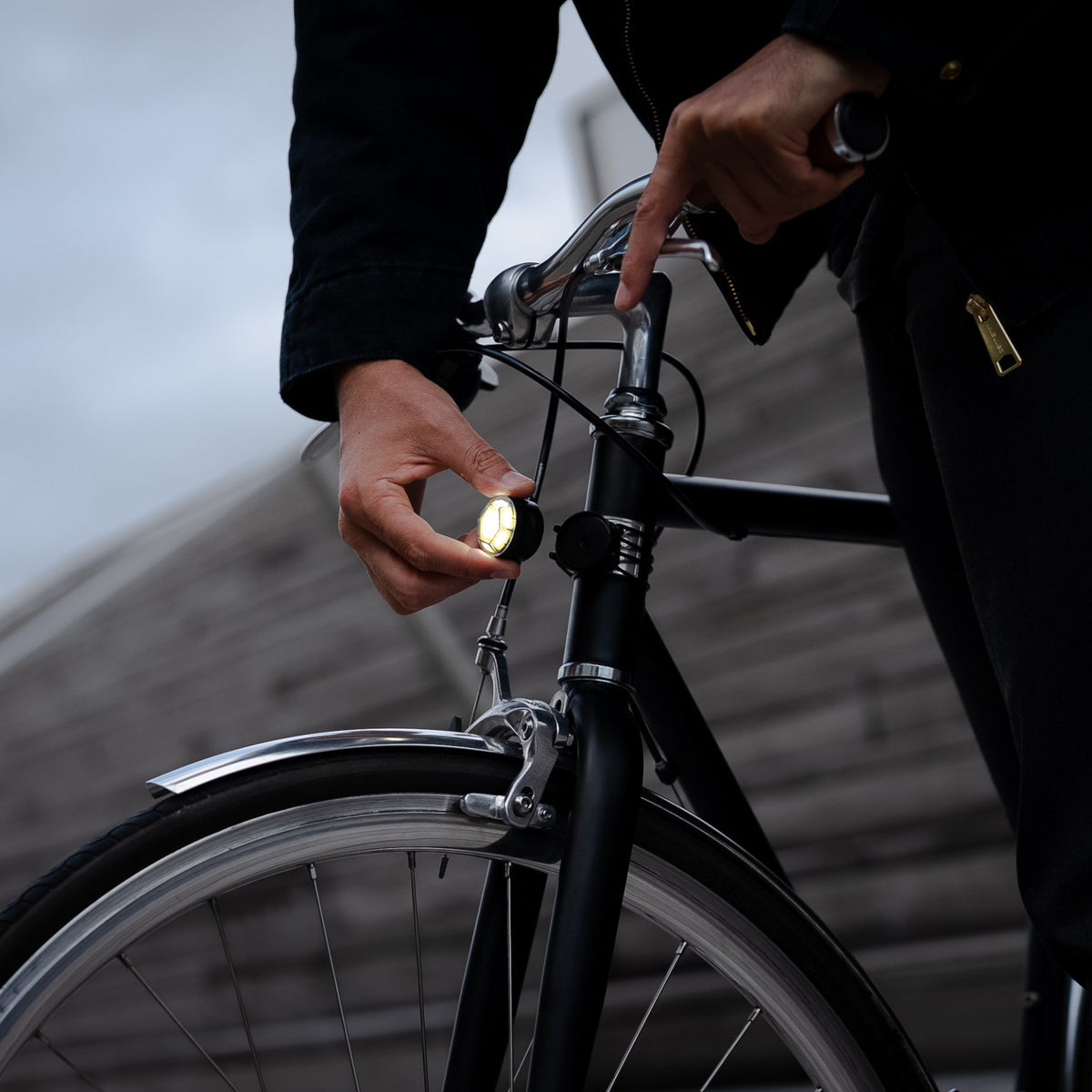 Luce agganciata al supporto del casco – Mini luce magnetica anteriore Shapeheart