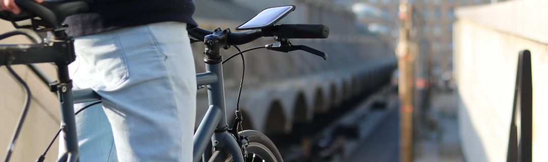 La primavera segna il ritorno della bicicletta in città. È il momento ideale per adottare una mobilità più fluida e attrezzarsi bene.