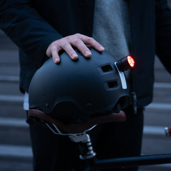 Supporto a clip VIOO fissato su un casco – Supporto magnetico a clip VIOO per casco Shapeheart
