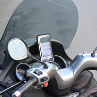 Fissa il tuo telefono al cruscotto con questo supporto per scooter. Custodia anti-pioggia, schermo touch preservato