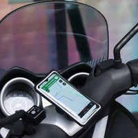 Fissa il tuo telefono al cruscotto del tuo scooter. Custodia anti-intemperie con schermo tattile preservato